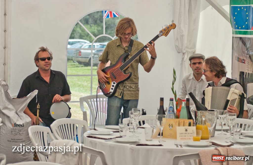 Zdjęcie w galerii na portalu naszraciborz.pl: Przyrządzili dania na cześć królowej wiadomości z regionu