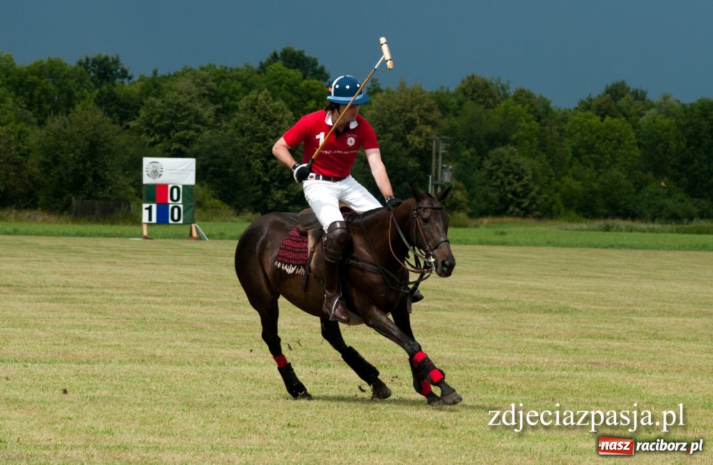 Zdjęcie w galerii na portalu naszraciborz.pl: Przyrządzili dania na cześć królowej wiadomości z regionu