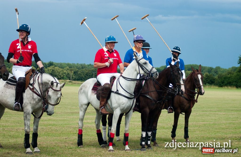 Zdjęcie w galerii na portalu naszraciborz.pl: Przyrządzili dania na cześć królowej wiadomości z regionu