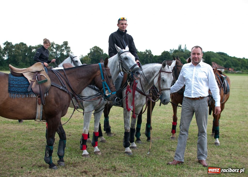 Zdjęcie w galerii na portalu naszraciborz.pl: Przyrządzili dania na cześć królowej wiadomości z regionu