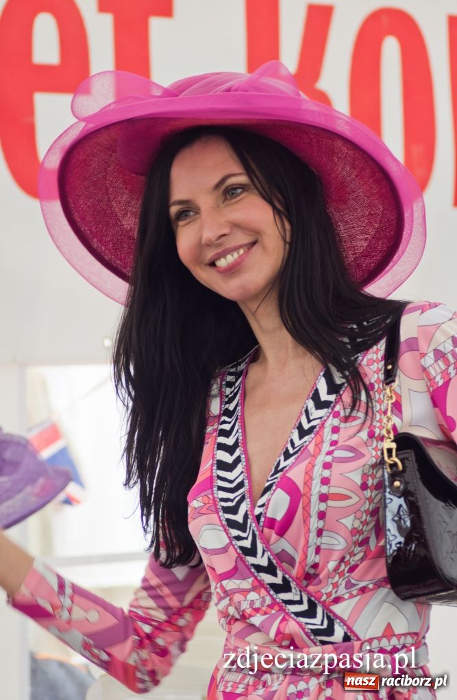 Zdjęcie w galerii na portalu naszraciborz.pl: Przyrządzili dania na cześć królowej wiadomości z regionu