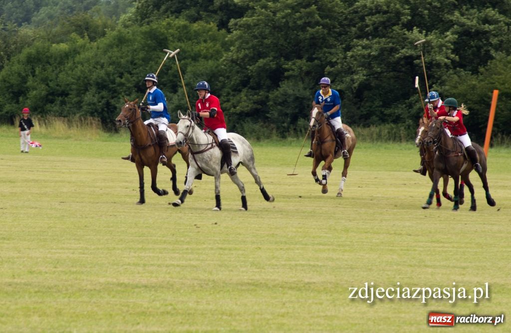 Zdjęcie w galerii na portalu naszraciborz.pl: Przyrządzili dania na cześć królowej wiadomości z regionu