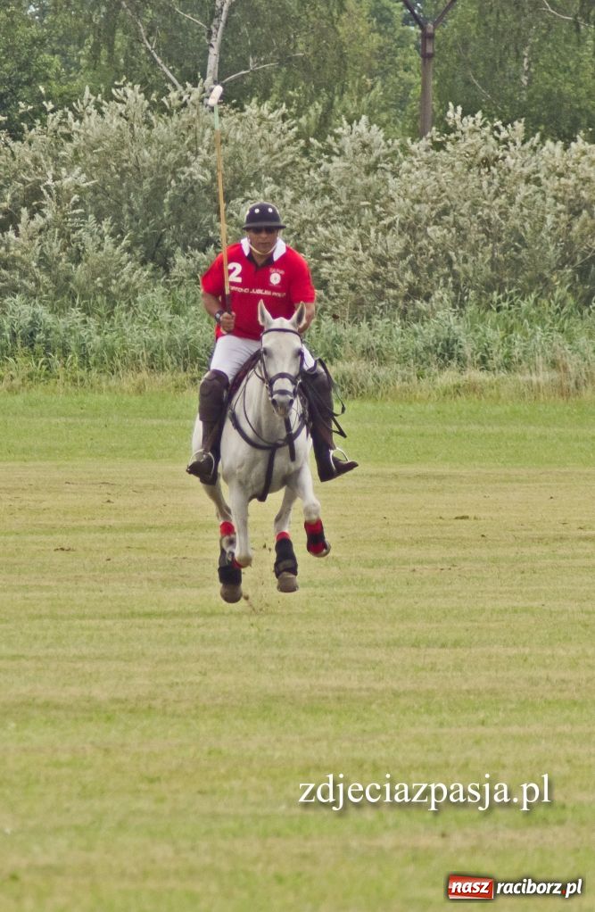 Zdjęcie w galerii na portalu naszraciborz.pl: Przyrządzili dania na cześć królowej wiadomości z regionu