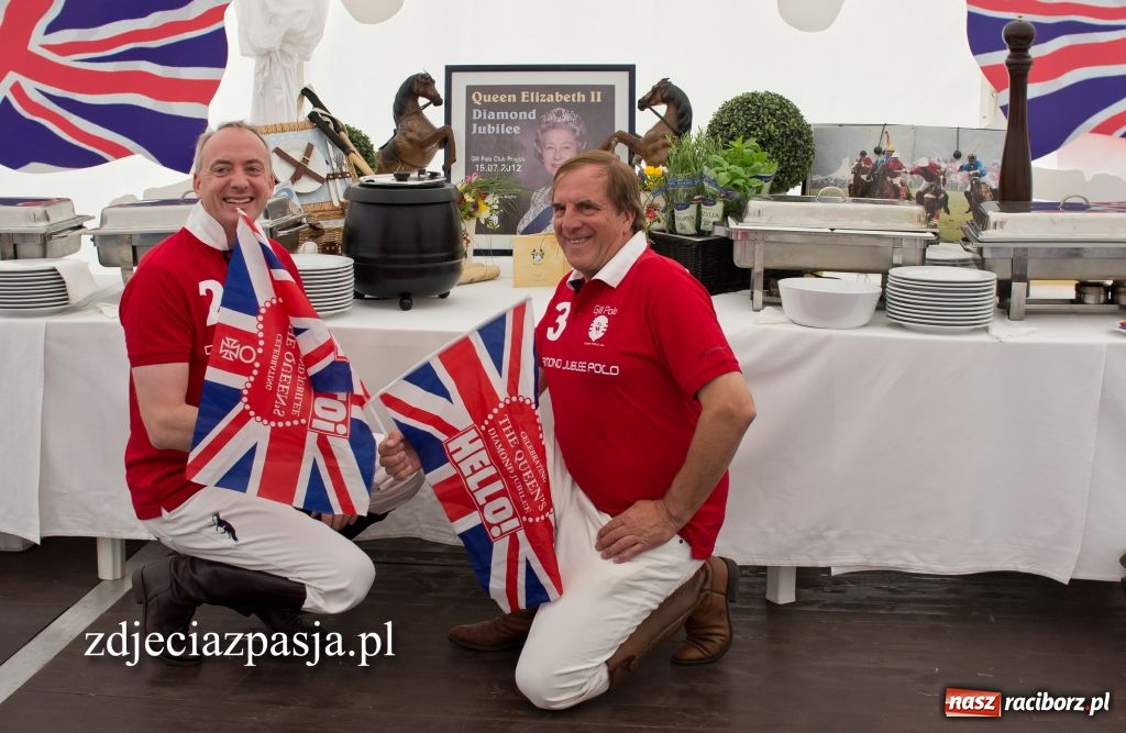 Zdjęcie w galerii na portalu naszraciborz.pl: Przyrządzili dania na cześć królowej wiadomości z regionu