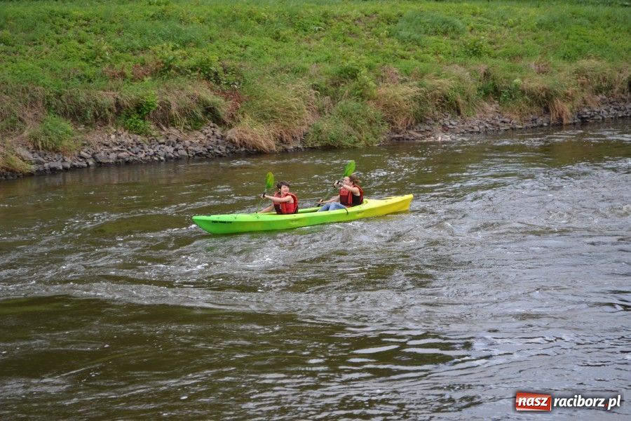 Zdjęcie w galerii na portalu naszraciborz.pl: Kajakami pomiędzy zamkami wiadomości z regionu