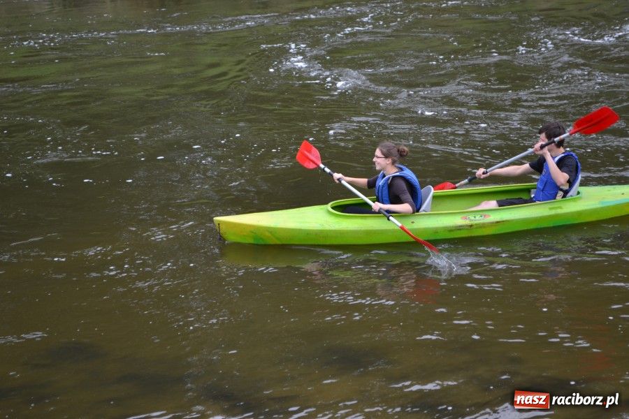 Zdjęcie w galerii na portalu naszraciborz.pl: Kajakami pomiędzy zamkami wiadomości z regionu