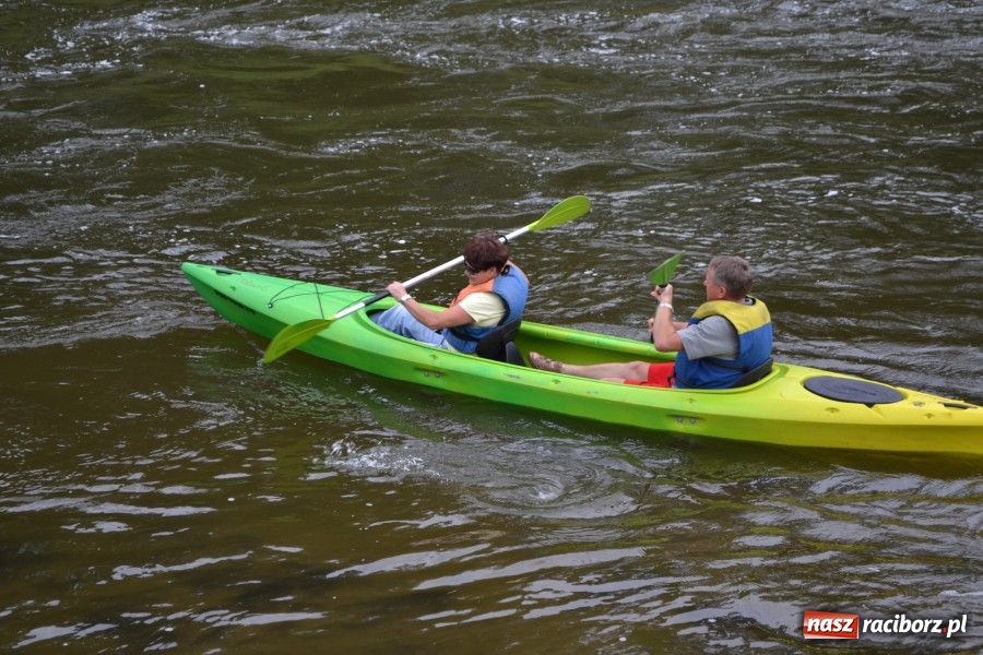 Zdjęcie w galerii na portalu naszraciborz.pl: Kajakami pomiędzy zamkami wiadomości z regionu