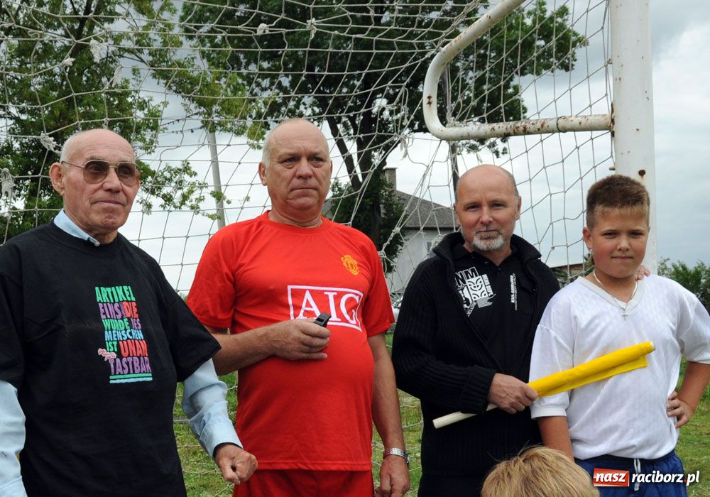 Zdjęcie w galerii na portalu naszraciborz.pl: Klubu nie mają, ale w piłkę grają wiadomości z regionu