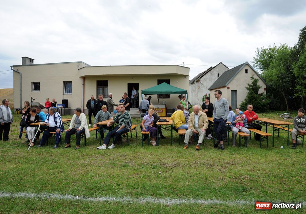 Zdjęcie w galerii na portalu naszraciborz.pl: Klubu nie mają, ale w piłkę grają wiadomości z regionu