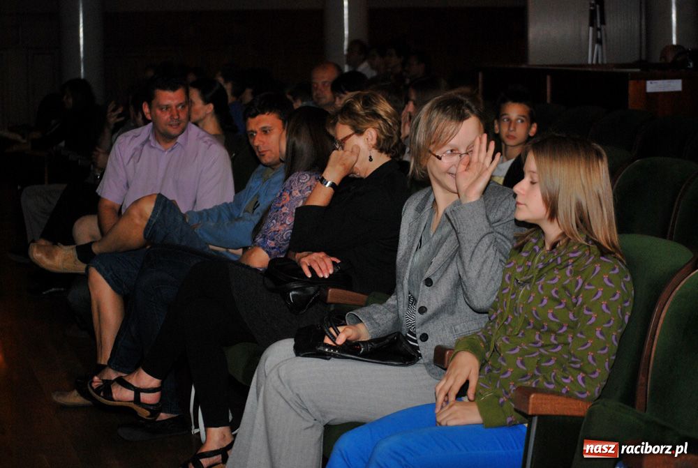 Zdjęcie w galerii na portalu naszraciborz.pl: W świecie musicalu - pokaz na finał wiadomości z regionu