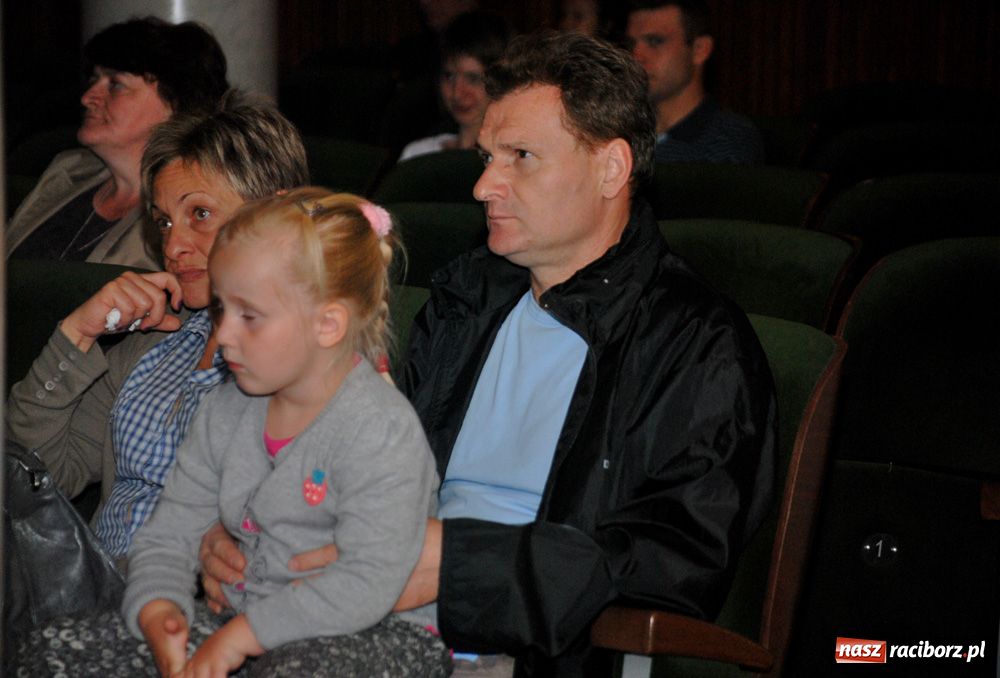 Zdjęcie w galerii na portalu naszraciborz.pl: W świecie musicalu - pokaz na finał wiadomości z regionu