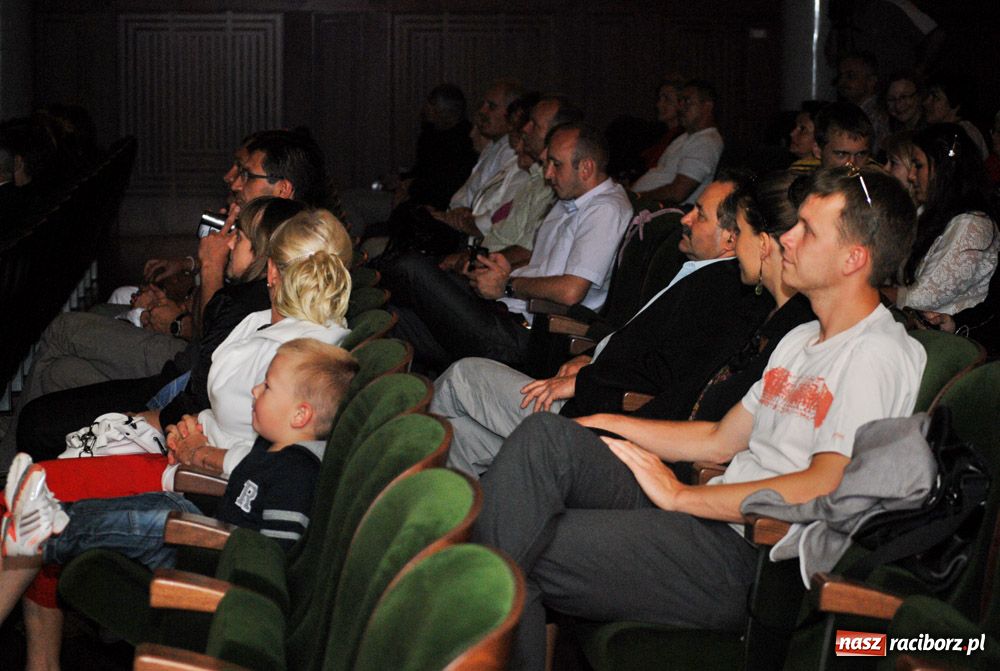 Zdjęcie w galerii na portalu naszraciborz.pl: W świecie musicalu - pokaz na finał wiadomości z regionu