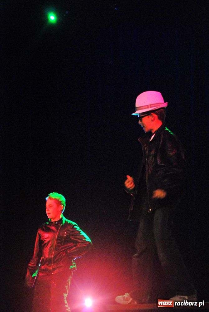 Zdjęcie w galerii na portalu naszraciborz.pl: W świecie musicalu - pokaz na finał wiadomości z regionu