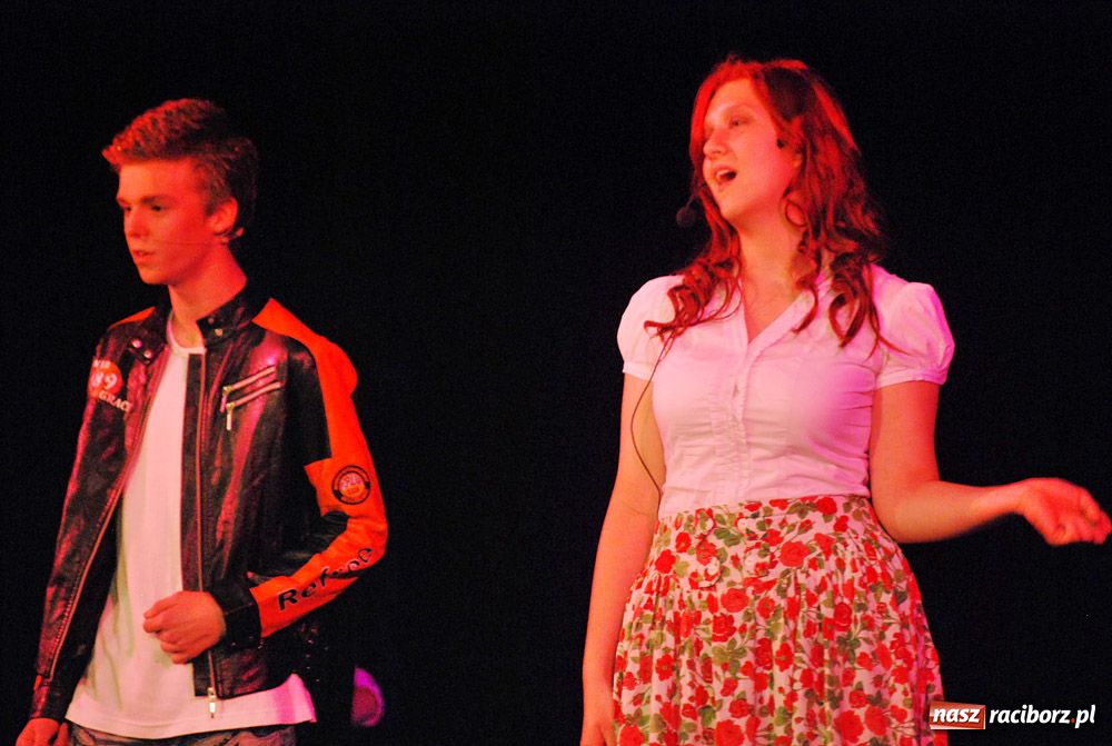 Zdjęcie w galerii na portalu naszraciborz.pl: W świecie musicalu - pokaz na finał wiadomości z regionu