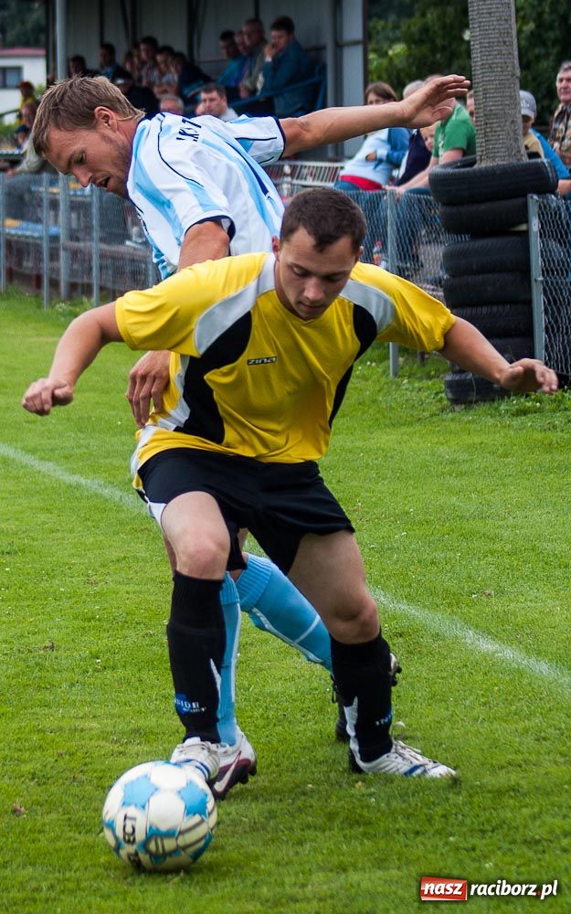 Zdjęcie w galerii na portalu naszraciborz.pl: Puchar Wójta w rękach LKS Krzyżanowice wiadomości z regionu