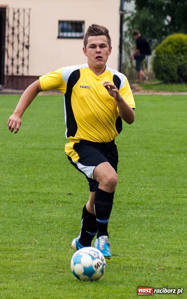 Zdjęcie w galerii na portalu naszraciborz.pl: Puchar Wójta w rękach LKS Krzyżanowice wiadomości z regionu