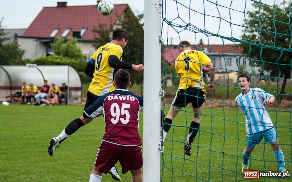 Zdjęcie w galerii na portalu naszraciborz.pl: Puchar Wójta w rękach LKS Krzyżanowice wiadomości z regionu