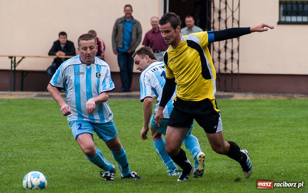 Zdjęcie w galerii na portalu naszraciborz.pl: Puchar Wójta w rękach LKS Krzyżanowice wiadomości z regionu