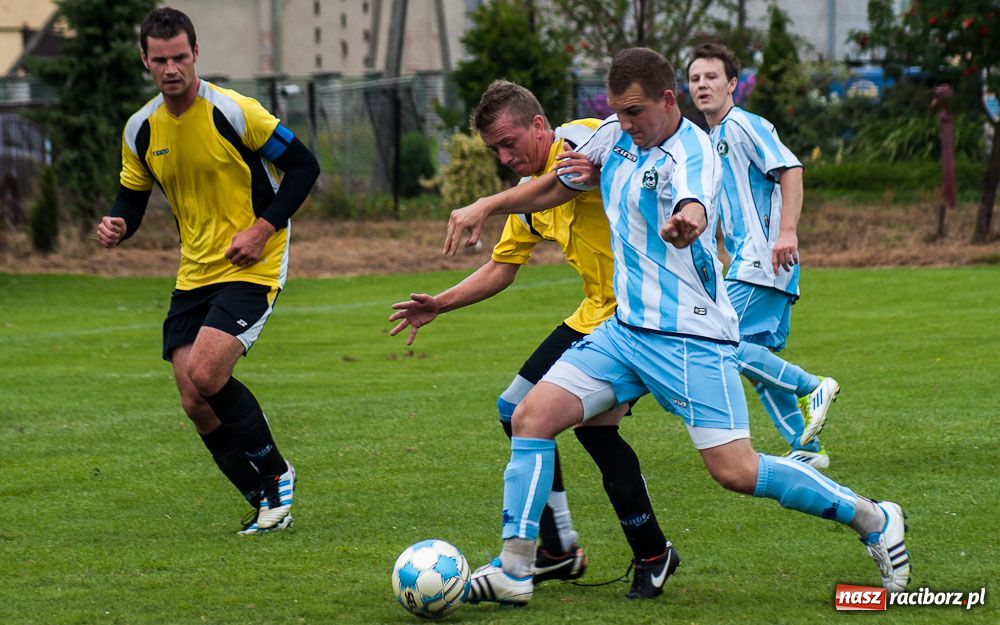 Zdjęcie w galerii na portalu naszraciborz.pl: Puchar Wójta w rękach LKS Krzyżanowice wiadomości z regionu