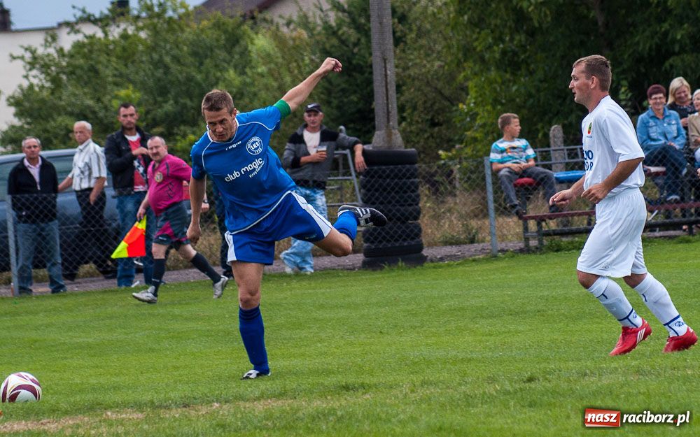 Zdjęcie w galerii na portalu naszraciborz.pl: Puchar Wójta w rękach LKS Krzyżanowice wiadomości z regionu