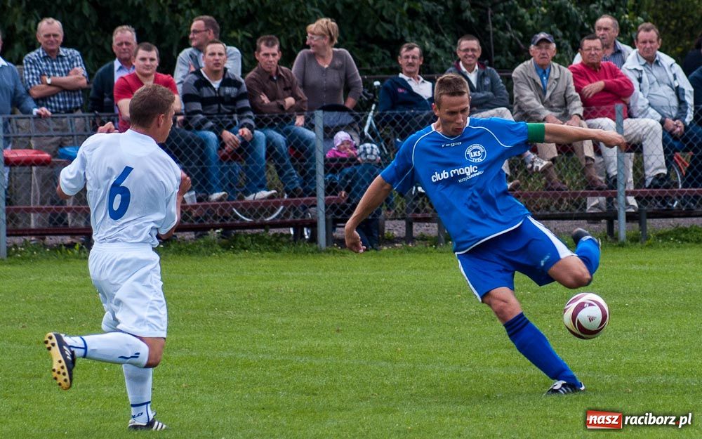 Zdjęcie w galerii na portalu naszraciborz.pl: Puchar Wójta w rękach LKS Krzyżanowice wiadomości z regionu