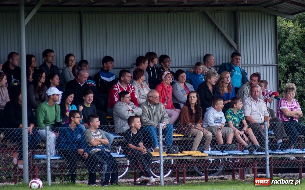 Zdjęcie w galerii na portalu naszraciborz.pl: Puchar Wójta w rękach LKS Krzyżanowice wiadomości z regionu