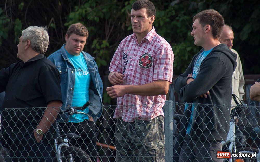 Zdjęcie w galerii na portalu naszraciborz.pl: Puchar Wójta w rękach LKS Krzyżanowice wiadomości z regionu