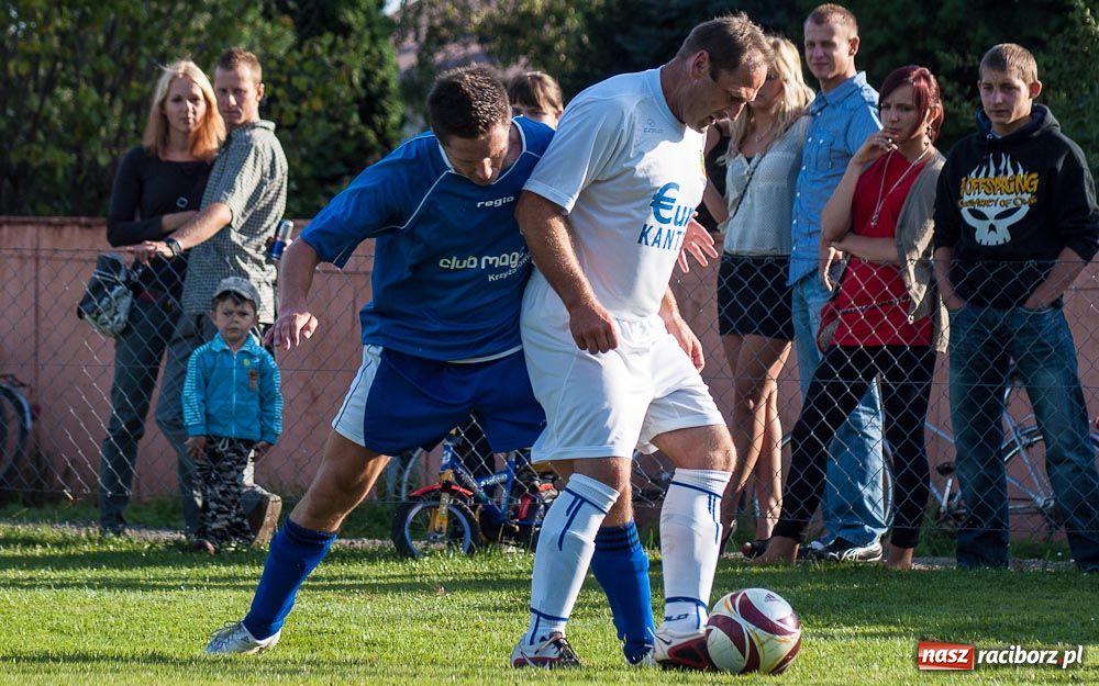 Zdjęcie w galerii na portalu naszraciborz.pl: Puchar Wójta w rękach LKS Krzyżanowice wiadomości z regionu