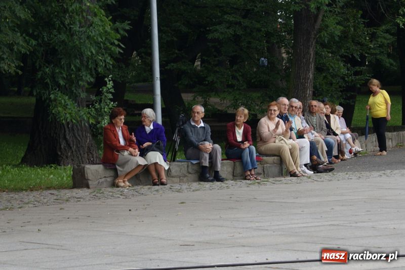 Zdjęcie w galerii na portalu naszraciborz.pl: Take Trio w Parku Roth wiadomości z regionu