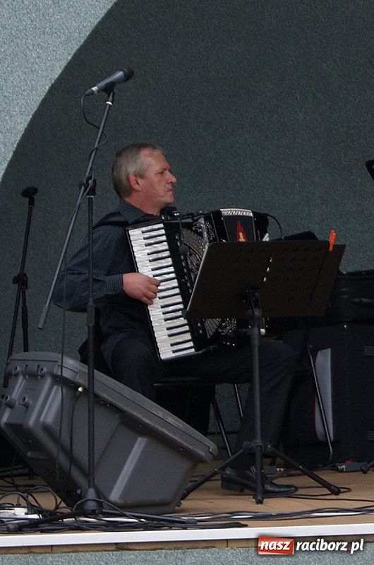 Zdjęcie w galerii na portalu naszraciborz.pl: Take Trio w Parku Roth wiadomości z regionu