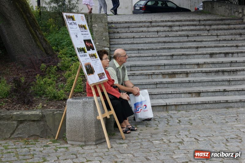 Zdjęcie w galerii na portalu naszraciborz.pl: Take Trio w Parku Roth wiadomości z regionu