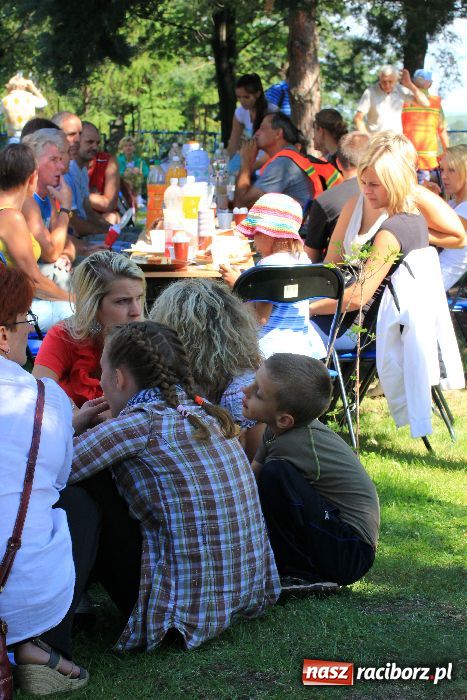 Zdjęcie w galerii na portalu naszraciborz.pl: Pielgrzymi zatrzymali się w Kobyli wiadomości z regionu