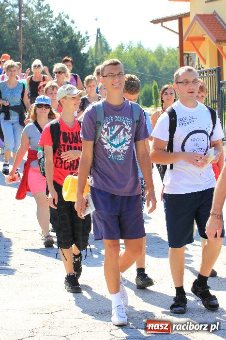 Zdjęcie w galerii na portalu naszraciborz.pl: Pielgrzymi zatrzymali się w Kobyli wiadomości z regionu