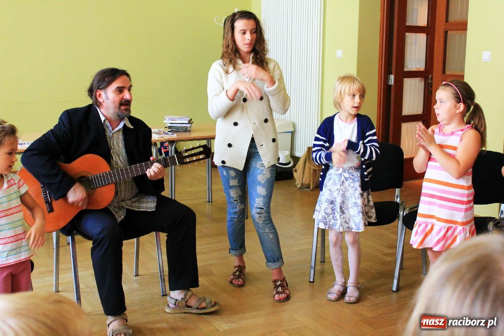 Zdjęcie w galerii na portalu naszraciborz.pl: Plastycznie i muzycznie w RCK wiadomości z regionu