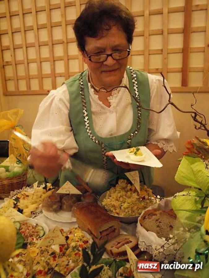 Zdjęcie w galerii na portalu naszraciborz.pl: Baba z boncloka na Wielkanoc wiadomości z regionu