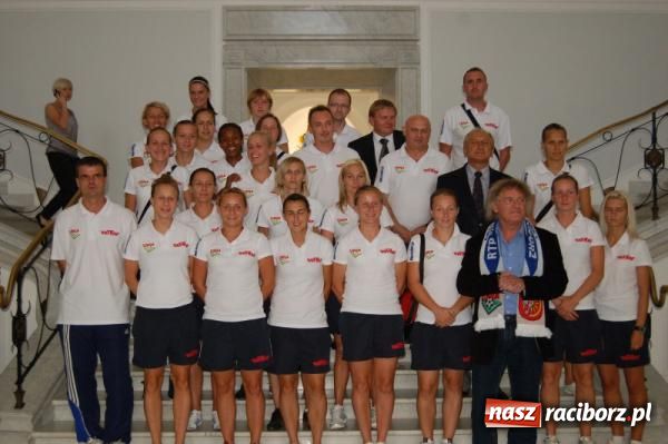 Zdjęcie w galerii na portalu naszraciborz.pl: Unitki spotkały się z minister Muchą wiadomości z regionu