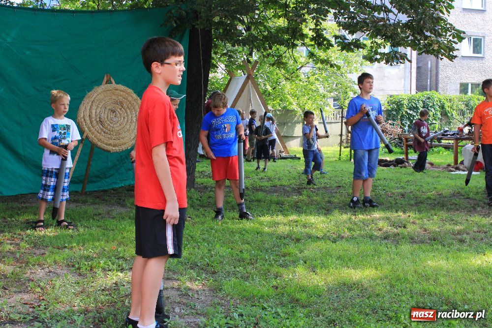 Zdjęcie w galerii na portalu naszraciborz.pl: Walczą i strzelają przy RCK wiadomości z regionu