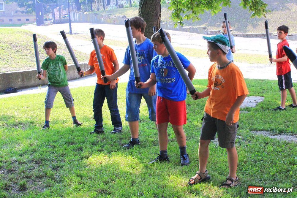 Zdjęcie w galerii na portalu naszraciborz.pl: Walczą i strzelają przy RCK wiadomości z regionu