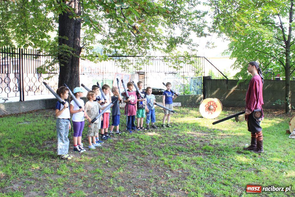 Zdjęcie w galerii na portalu naszraciborz.pl: Walczą i strzelają przy RCK wiadomości z regionu