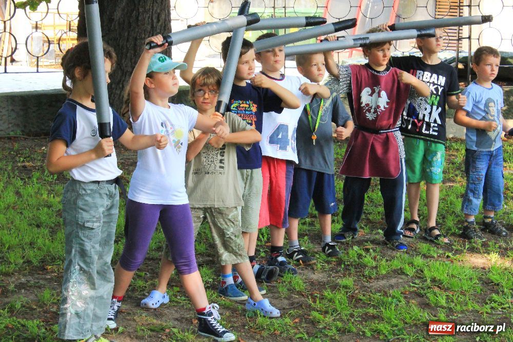 Zdjęcie w galerii na portalu naszraciborz.pl: Walczą i strzelają przy RCK wiadomości z regionu