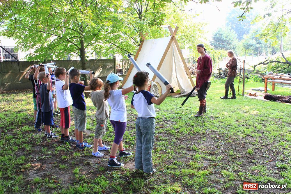 Zdjęcie w galerii na portalu naszraciborz.pl: Walczą i strzelają przy RCK wiadomości z regionu