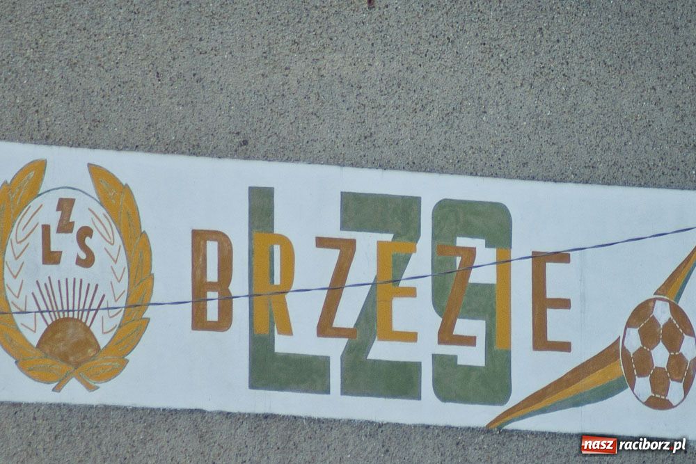 Zdjęcie w galerii na portalu naszraciborz.pl: Brzeskie boisko w końcu otwarte wiadomości z regionu