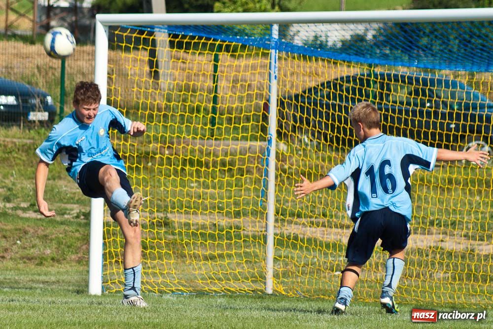 Zdjęcie w galerii na portalu naszraciborz.pl: Brzeskie boisko w końcu otwarte wiadomości z regionu
