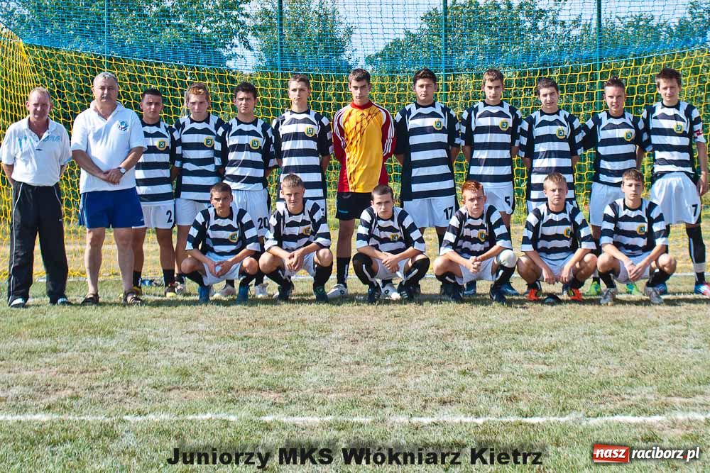 Zdjęcie w galerii na portalu naszraciborz.pl: Brzeskie boisko w końcu otwarte wiadomości z regionu