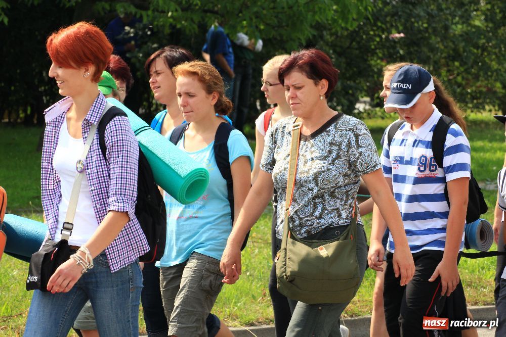 Zdjęcie w galerii na portalu naszraciborz.pl: Nasi pielgrzymi już w drodze na Jasną Górę wiadomości z regionu