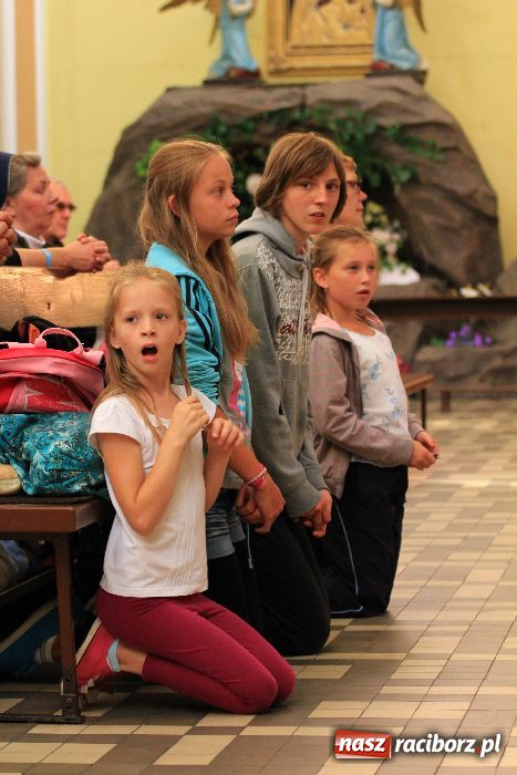 Zdjęcie w galerii na portalu naszraciborz.pl: Nasi pielgrzymi już w drodze na Jasną Górę wiadomości z regionu