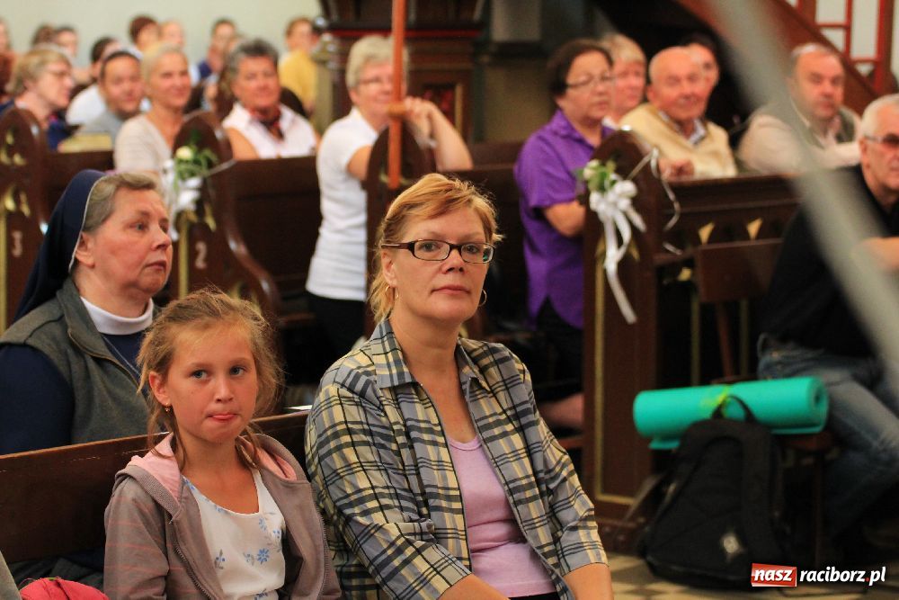 Zdjęcie w galerii na portalu naszraciborz.pl: Nasi pielgrzymi już w drodze na Jasną Górę wiadomości z regionu