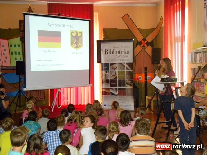 Zdjęcie w galerii na portalu naszraciborz.pl: Deutscher Tag w Bibliotece wiadomości z regionu