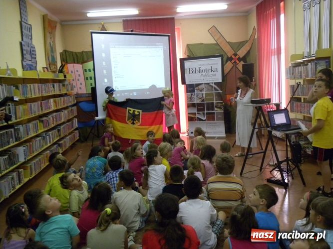 Zdjęcie w galerii na portalu naszraciborz.pl: Deutscher Tag w Bibliotece wiadomości z regionu
