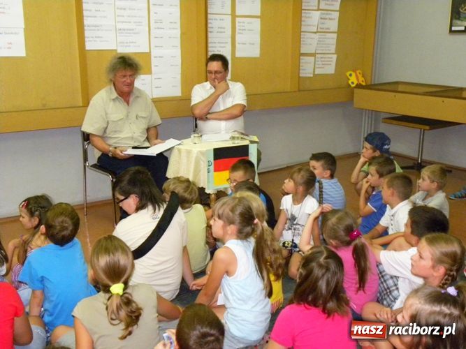 Zdjęcie w galerii na portalu naszraciborz.pl: Deutscher Tag w Bibliotece wiadomości z regionu